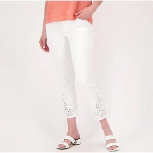 Laurie Felt Regular Daisy Floral Embroidered Ankle Jeans